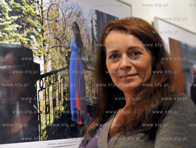 Wystawa fotografii Magdaleny Morawskiej  "Swieci, a...