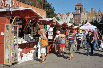 Gdansk. Jarmark Swietego Dominika.1Stiska przed wejsciem...