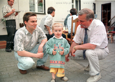 Trzy pokolenie rodziny Walesow, od. lewej : Przemek,...