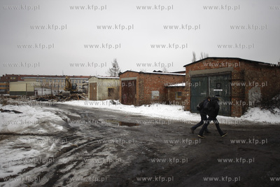 Gdansk. Rozbiorka bylych magazynow  przy ul Hynka polozonych...