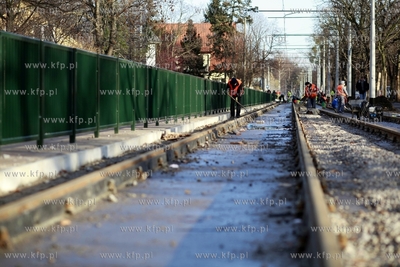 Gdansk. Remont torowiska wzdłuż ul. Pomorskiej i...