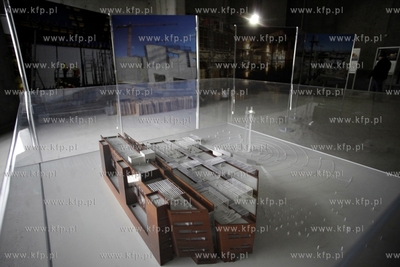 Gdansk. Uroczystość zawieszenia wiechy na budowanym...