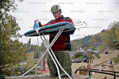 Gdynia. Adventure Park. Zawody w prasowaniu na wysokosci.
14.10.2012
fot....