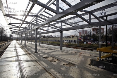 Remont peronu i przejscia podziemnego Szybkiej Kolei...