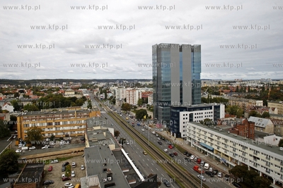 Budowa biurowca Neptun, realizowana przez amerykanska...