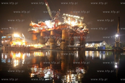 Platforma Safe Scandinavia w Stoczni Remontowej w Gdansku.
23.11.2013
fot....