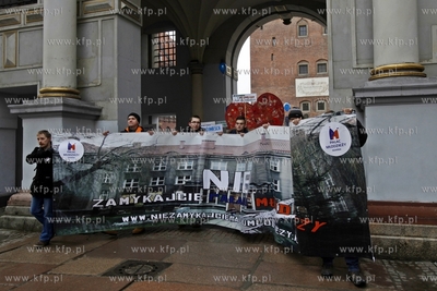 Demonstracja w obronie Pałacu Młodzieży w Gdańsku.
31.01.2015
fot....