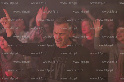 Gdańsk. Sala BHP Stoczni Gdańskiej. Koncert chrześcijańskiego...
