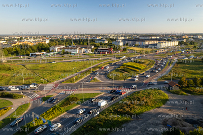 Gdańsk. Skrzyżowania al. Armii Krajowej z ul. Łostowicką....