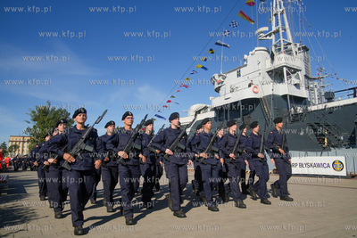 Gdynia. Skwer Kościuszki. 127 podchorążych I roku...