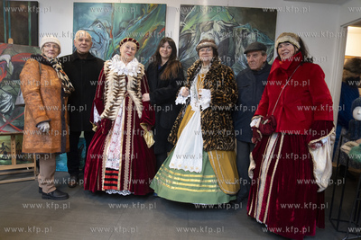 Odsłonięcie tablicy poświęconejrzeźbiarzowi  prof....