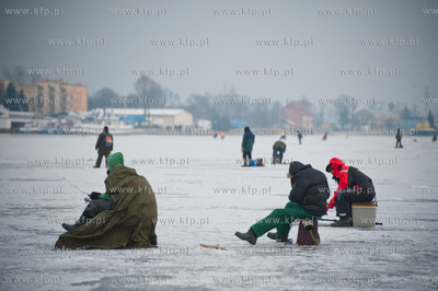 Gdansk. Martwa Wisla. Niskie temperatury utworzyly...