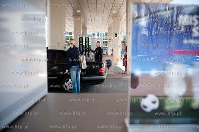 Gdansk. Nowo otwarta stacja benzynowa grupy Lotos....