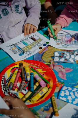 Gdansk. Petla tramwajowa w Jelitkowie. Majowka z tramwajem....