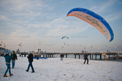 Gdansk. Plaza w Brzeznie. Akcja swiateczna pt. Mikolaje...