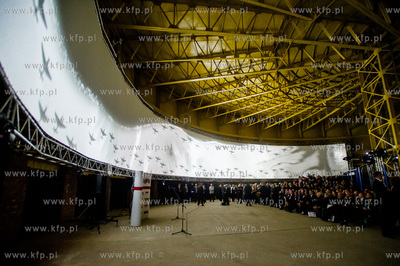 Gdansk. Byly zbiornik gazowy na terenie Polskiej Spolki...