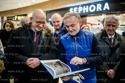 Gdynia. Centrum Handlowe Riviera. Premiera i promocja...
