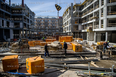 Gdynia. Budowa kompleksu mieszkalno-uslugowego Baltiq...