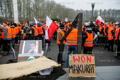 Gdańsk. Protest pracowników Spółki Lotos Kolej,...