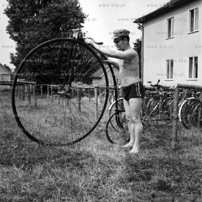 Bicyklista.
08.1971
0003081z_sierpien1971
Fot. Zbigniew...