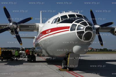 Gdansk, Rebiechowo. Nz. Antonov An-12BP linii Meridian...
