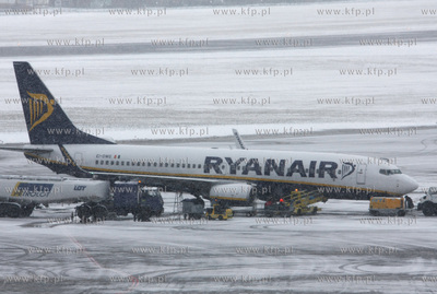 Gdansk, Rebiechowo. Nz. Boeing 737-8AS linii Ryanair.
14.02.2009
fot....