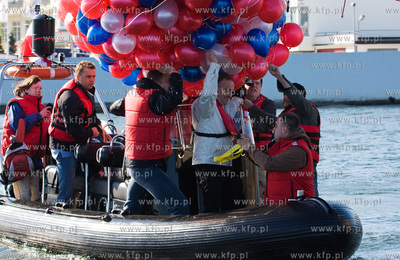 Gdynia, odsloniecie rzezby chlopczyka dyrygującego...