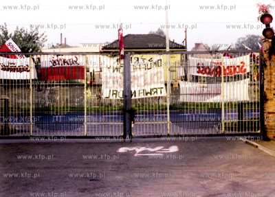 Brama nr 3 (od strony kolejki) Stoczni Gdanskiej im....