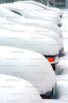 Ustka, zasypane sniegiem samochody.
08.01.2010
Fot....