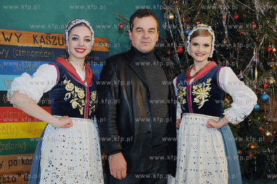 Czlonkowie Zespolu Piesni i Tanca Mazowsze odwiedzili...