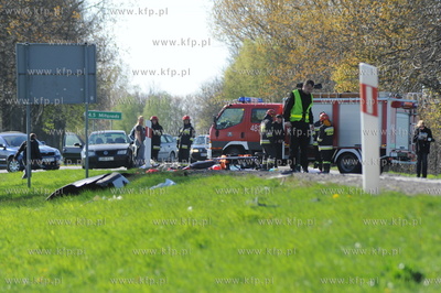 4 osoby zginely, a 3 zostaly ranne w wypadku, do ktorego...