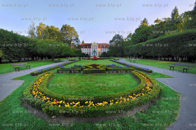 Gdansk Oliwa Park, NZ. palac Opatow Oliwskich, Najstarsza...