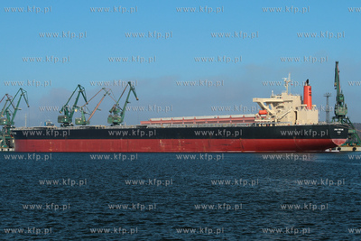 Do gdynskiego portu wplynal najwiekszy w historii masowiec...