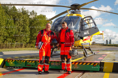 Lotnicze Pogotowie Ratunkowe oddzial Gdansk. Nz. Pilot...