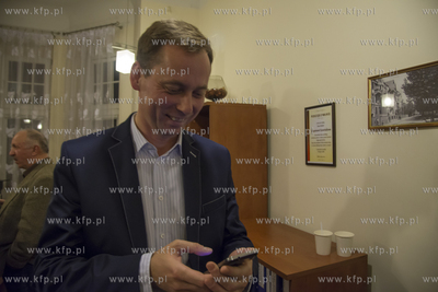 Wieczor wyborczy w sztabie kandydat na prezydenta Slupska...