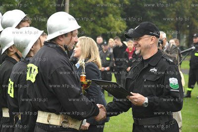 Powiatowe Zawody Sportowo - Pożarnicze na stadionie...