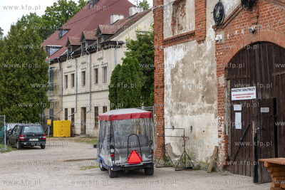 Zespół pałacowo-parkowy należący od XIV wieku...