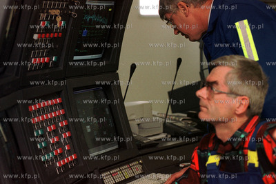 Rafineria Gdanska S.A. - sterownia09.10.2000fot....