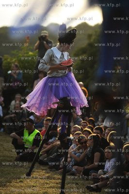 XIII edycja Festiwalu Teatrow Ulicznych FETA. FETA...