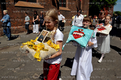 Uroczystosci i procesja Bozego Ciala w parafii sw....