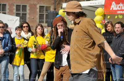 Pola Nadziei w Gdansku. Wystepy artystyczne na Dlugim...