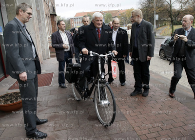 Gdansk. Marszalek Wojewodztwa Pomorskiego Jan Kozlowski...
