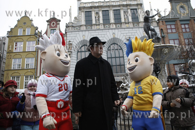 Gdansk. Maskotki Euro 2012 spotkaly sie z dziecmi i...