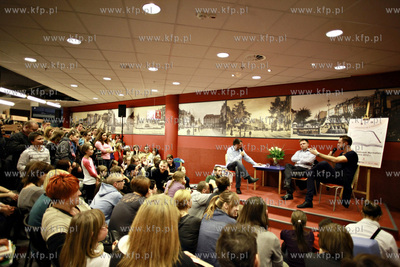 Otwarcie Biblioteki Manhattan w CH Manhattan. Spotkanie...