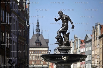 Fontanna Neptuna na Dlugim Targu w Gdansku. Neptun...