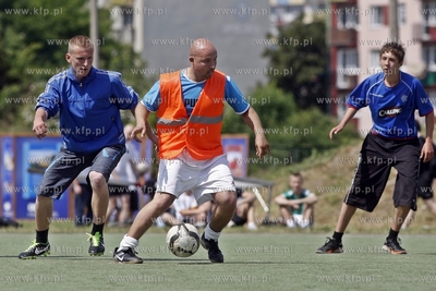 Gdansk Zaspa. Pilkarski turniej dzikich druzyn Do przerwy...