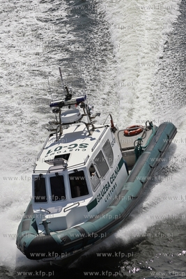 Gdynia. Swieto Morza. Pokaz dzialan antyterrorystycznych...