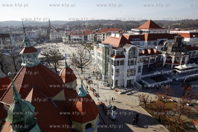Sopot. Widok z latarni morskiej ul.Bohaterow Monte...