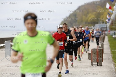 Gdynia. Bieg Europejski. Nz. biegacze na bulwarze nadmorskim.
07.05.2017
fot....