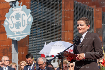 Gdańsk. Plac Solidarności. Symboliczne otwarcie bramy...
